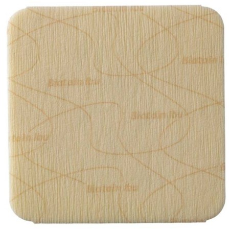 Medicazione biatain ibu softhold in schiuma di poliuretano parzialmente adesiva a rilascio di ibuprofene 10x10 cm 5 pezzi
