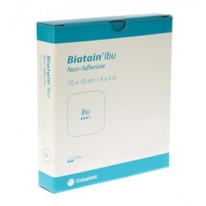 Medicazione biatain ibu softhold in schiuma di poliuretano parzialmente adesiva a rilascio di ibuprofene 10x10 cm 5 pezzi