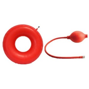 Ciambella gonfiabile per invalidi in gomma rossa team deluxecon pompa 45cm diametro