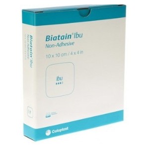 Medicazione biatain ibu in schiuma di poliuretano non adesiva a rilascio di ibuprofene 10x10 cm 5 pezzi