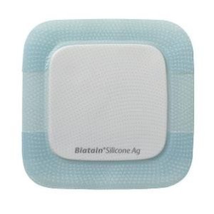 Medicazione biatain in schiuma di poliuretano a rilascio diargento con bordo adesivo in silicone 12,5x12,5 cm 5 pezzi